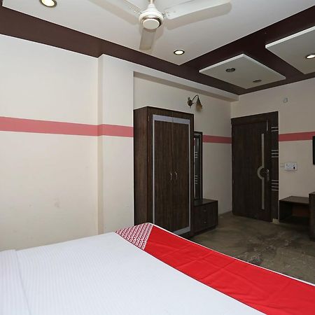 Hôtel Sheel Gopal Vision à Mathura Extérieur photo