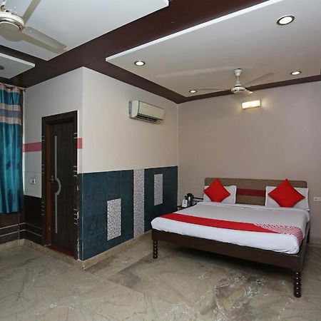 Hôtel Sheel Gopal Vision à Mathura Extérieur photo