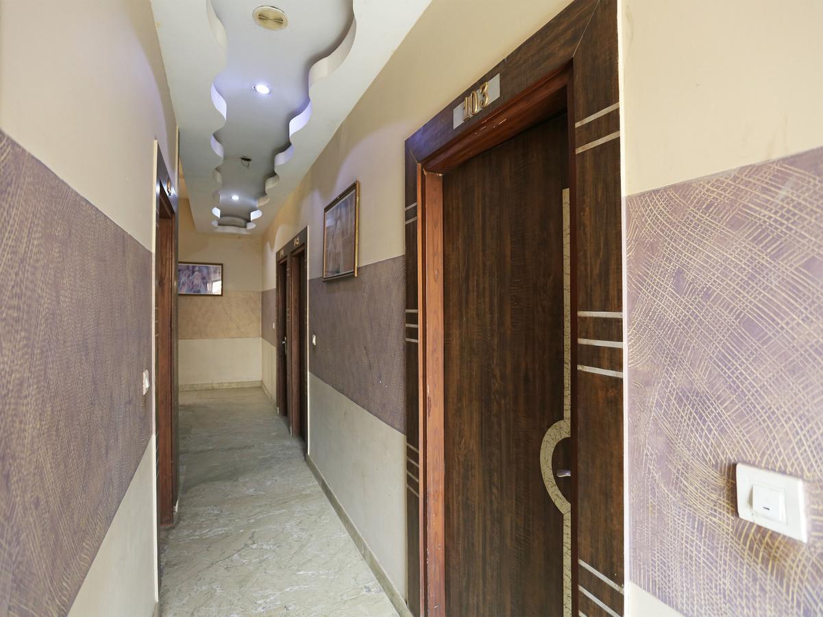 Hôtel Sheel Gopal Vision à Mathura Extérieur photo
