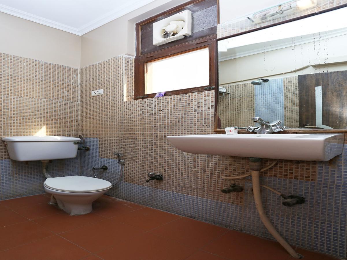 Hôtel Sheel Gopal Vision à Mathura Extérieur photo