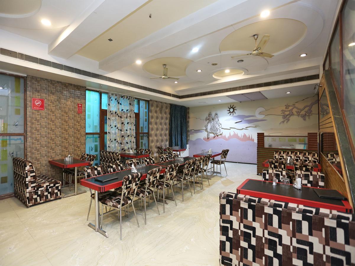 Hôtel Sheel Gopal Vision à Mathura Extérieur photo