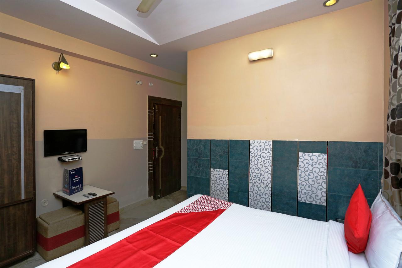 Hôtel Sheel Gopal Vision à Mathura Extérieur photo